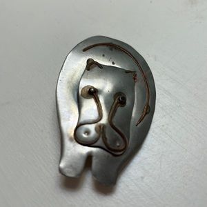 P1. Metal Hippo pin.
